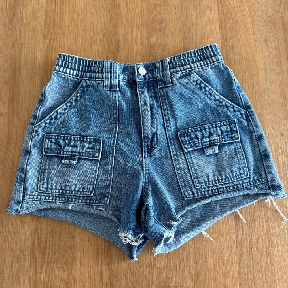 Simple Society High Waisted Denim Cargo Shorts Medium Wash Size 3/26